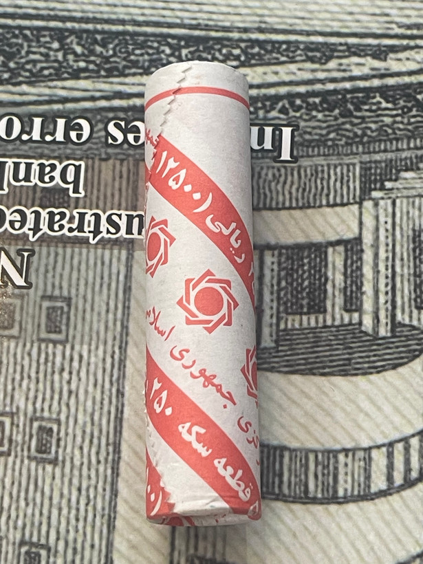رول ۲۵ تومانی طلایی فیضیه ۵۰ عددی