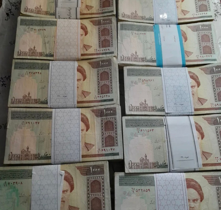 اسکناس ۱۰۰ تومانی قدیمی ۱۵ برگی کارکرده نوستالژی