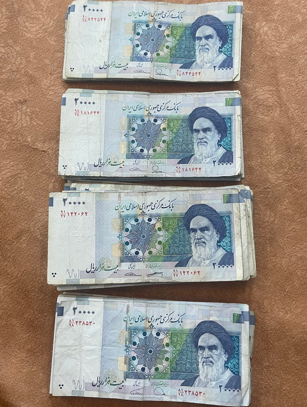 بسته ۵۰ تایی دوهزار تومانی کارکرده توضیحات داره