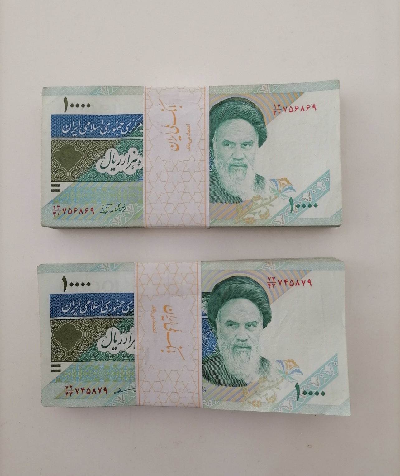 اسکناس هزار تومانی دماوند کارکرده