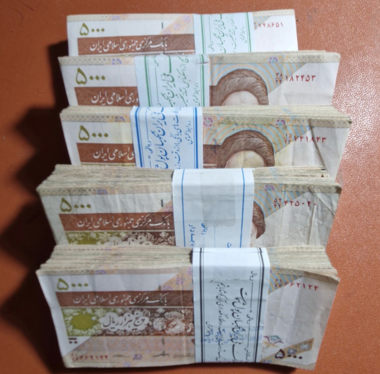 بسته ۵۰۰ تومانی کارکرده تمیز ۵۰ برگی نوستالژی و خاص توضیح دار