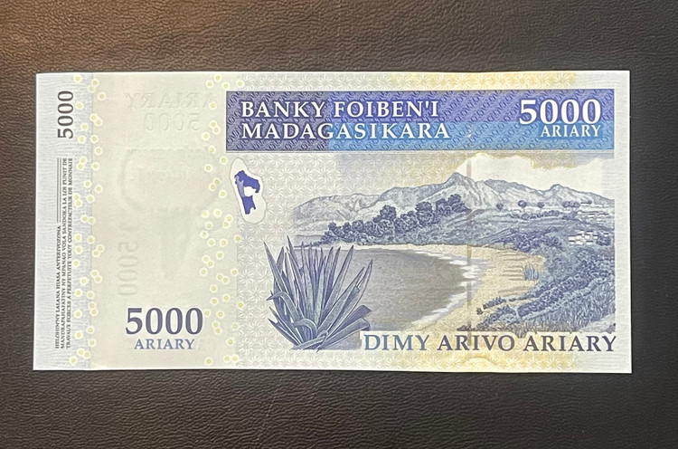 اسکناس تک 5000 آریاری ماداگاسکار 2012به شدت کلکسیونی و زیبا