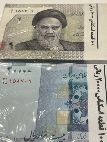 دو بسته اسکناس سوپر بانکی هزار تومانی جدید طوسی و ۲ هزار بادگیر شماره همسان خاص و کلکسیونی